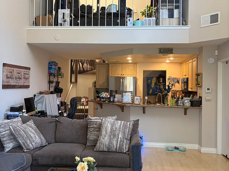 103 Greenmoor — Photo 9
