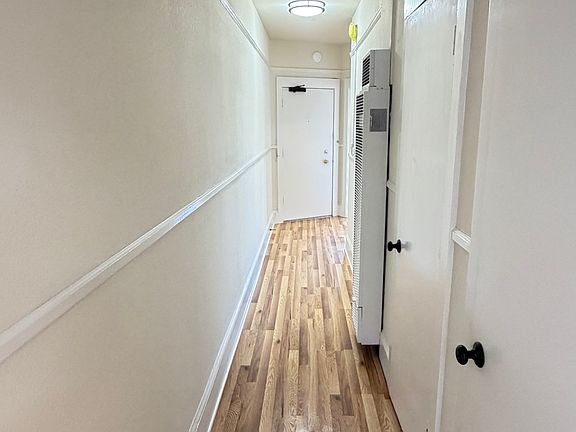 3rd image of 1275 S Van Ness Ave #1275