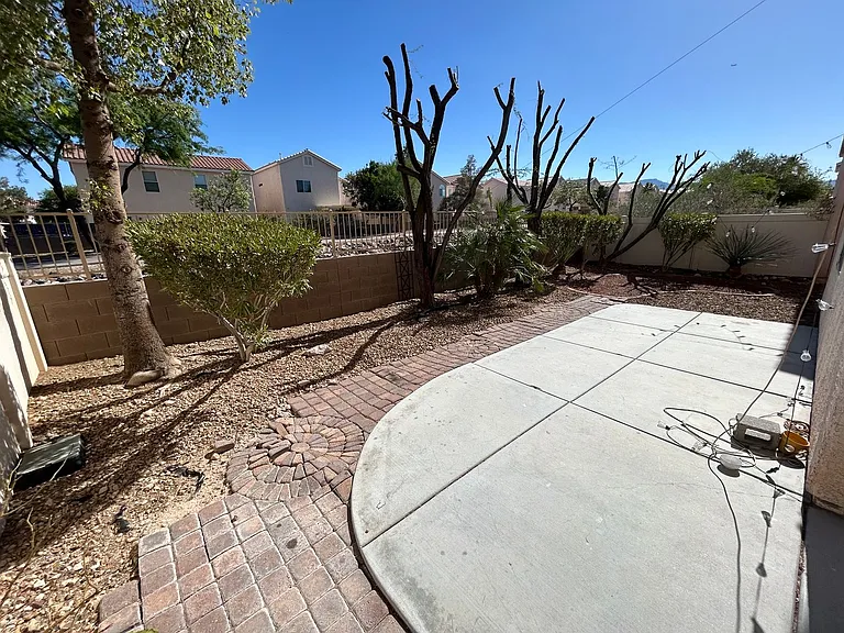 8877 Tomnitz Ave — Photo 33