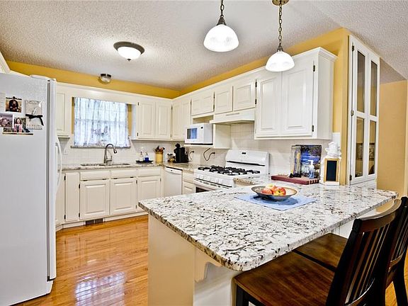 2nd image of 2570 Sequoyah Dr