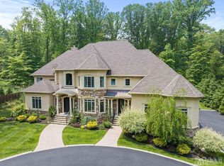 31 Round Top Rd, Warren, NJ 07059