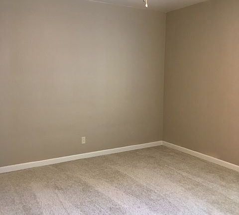 5th image of 1625 H St APT 04