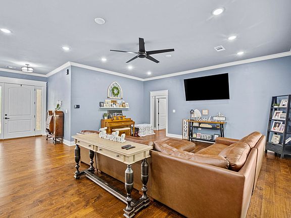 4th image of 293 Johnston Rd