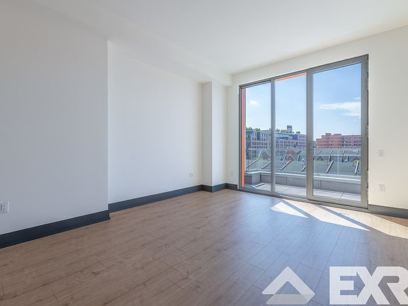3rd image of 10 Montieth St #642A