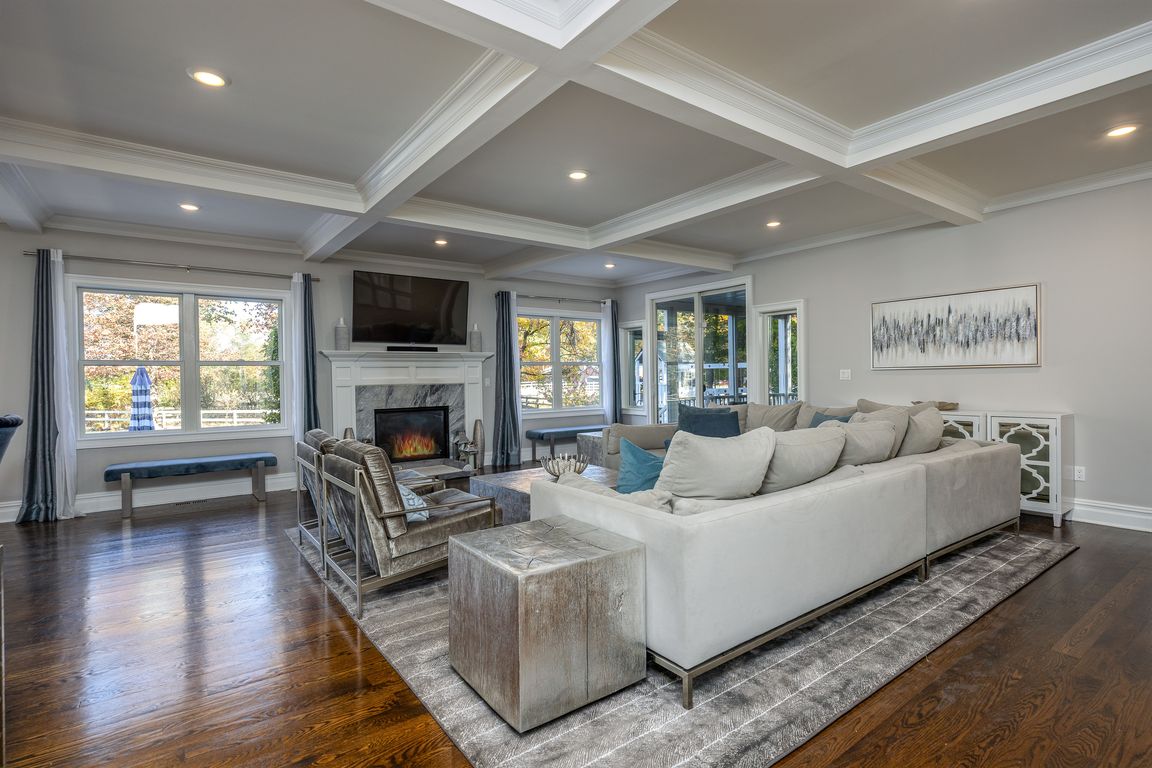 next background image