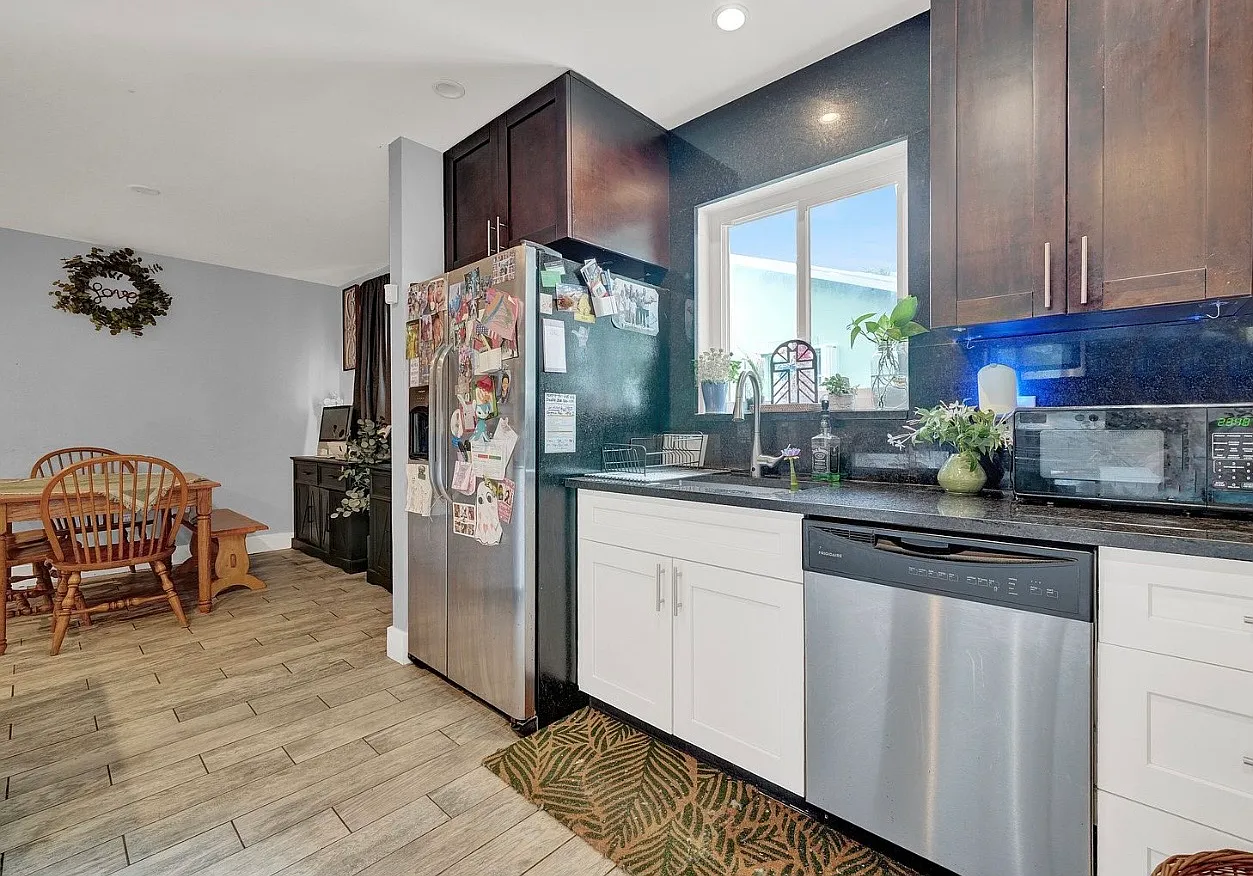 5 bed, 1757 sqft, $5,400 — Photo 3