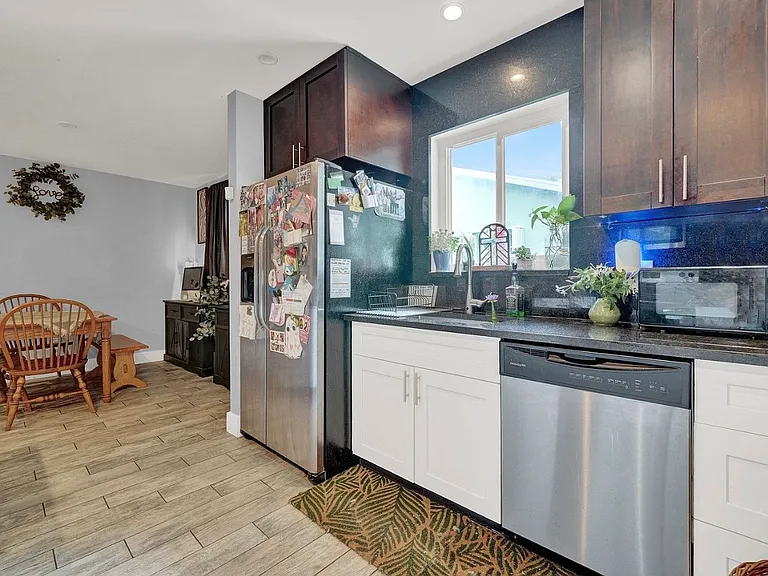 9599 SW 13th Pl — Photo 3
