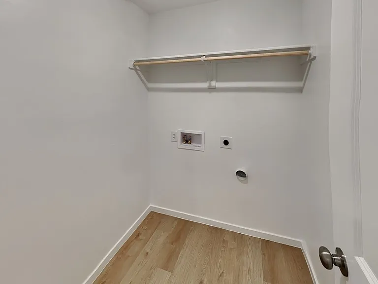 1925 Honey Locust Dr — Photo 15