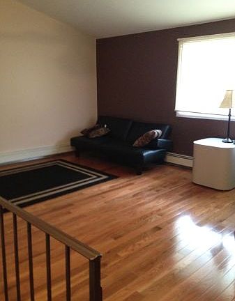 4th image of 3153 Victory Blvd