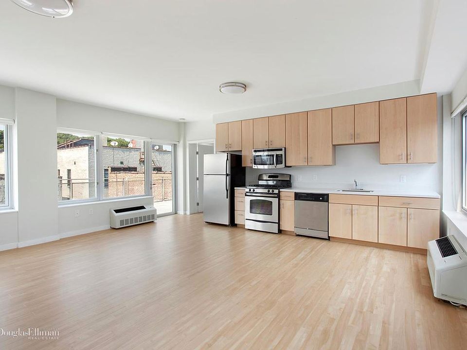 1st image of 4857 Broadway APT 7C