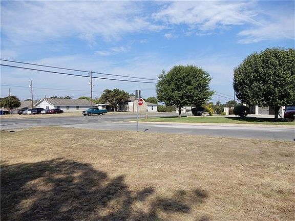 2nd image of 1001 Avenue E
