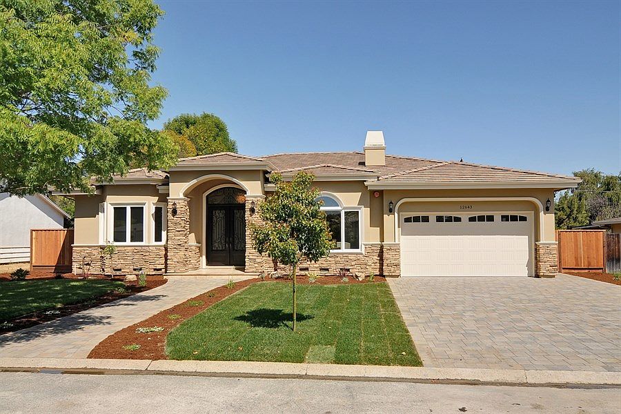 1st image of 12643 Paseo Flores