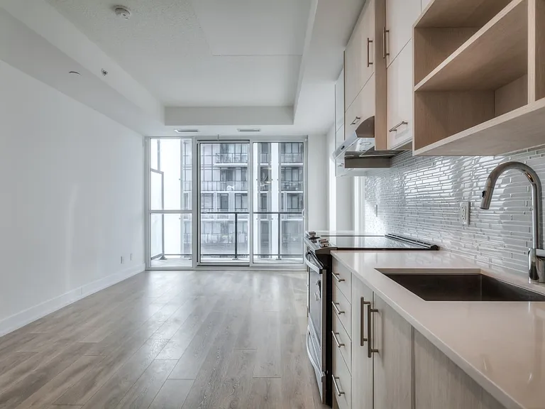 150 Fairview Mall Dr #603 — Photo 2