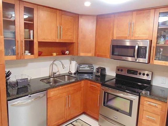 3rd image of 2801 NE 183rd St APT 109W
