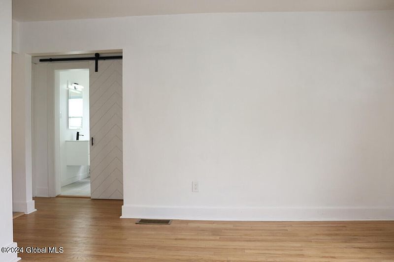 3rd image of 1306 Palma Avenue