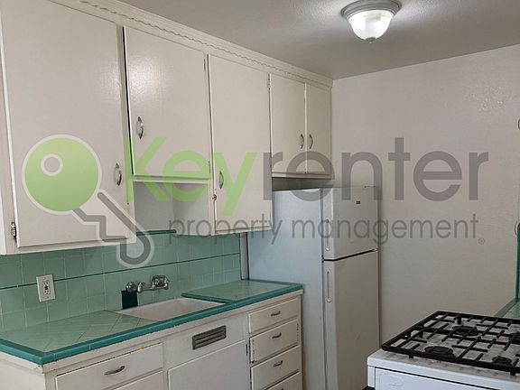 3rd image of 691 El Camino Ave APT 7