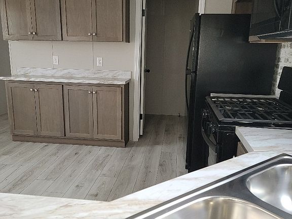 4th image of 509 Menard Dr