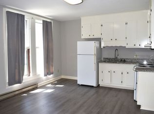 53 W Washington St, Coats, NC 27521