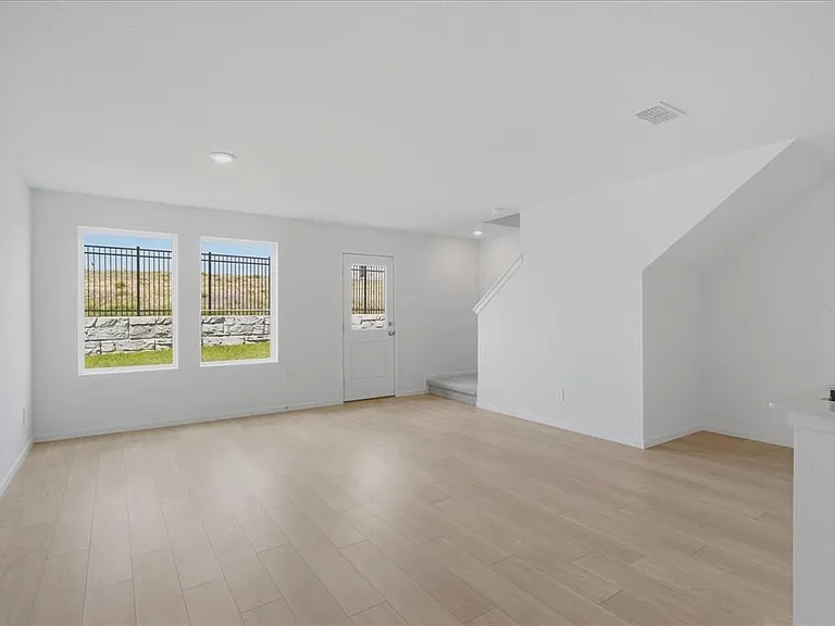 862 Lynx St — Photo 10