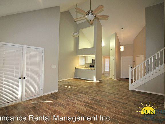 3rd image of 504 Woodland Park Cir