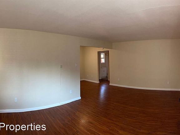 3rd image of 972 Dolores Dr APT D