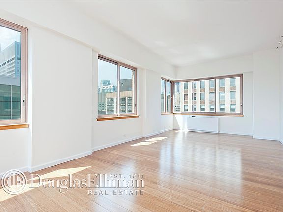 3rd image of 235 E 40th St APT 40D