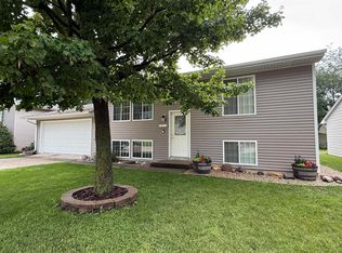 1212 N 5th St, Clear Lake, IA 50428