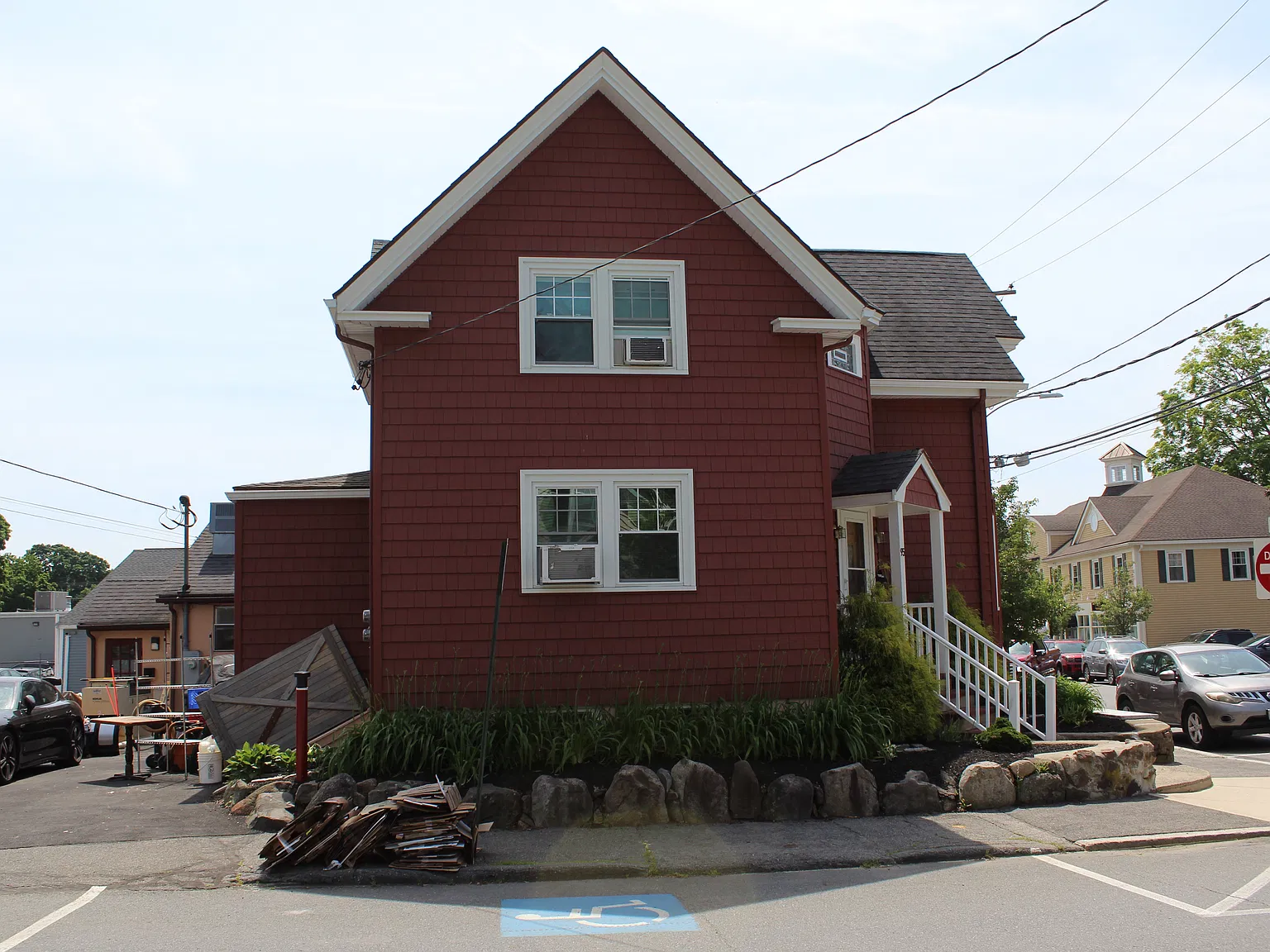 3 bed, 1500 sqft, $3,600 — Photo 2