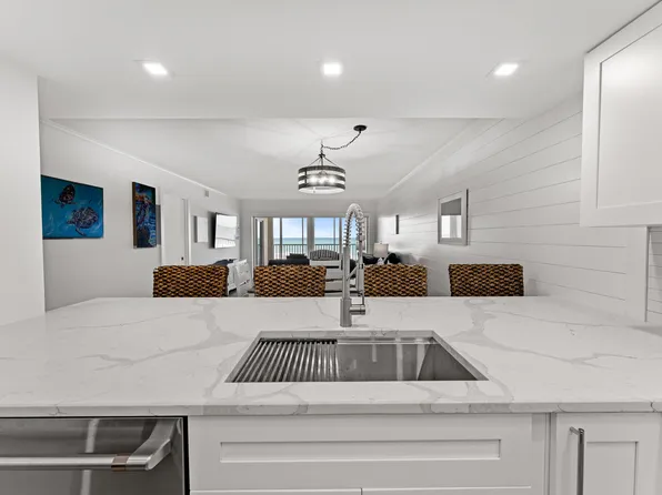 529 NE Plantation Road #307, Stuart, FL 34996