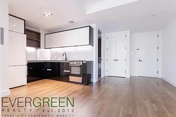 Rented by Evergreen Apartments BK | media 1