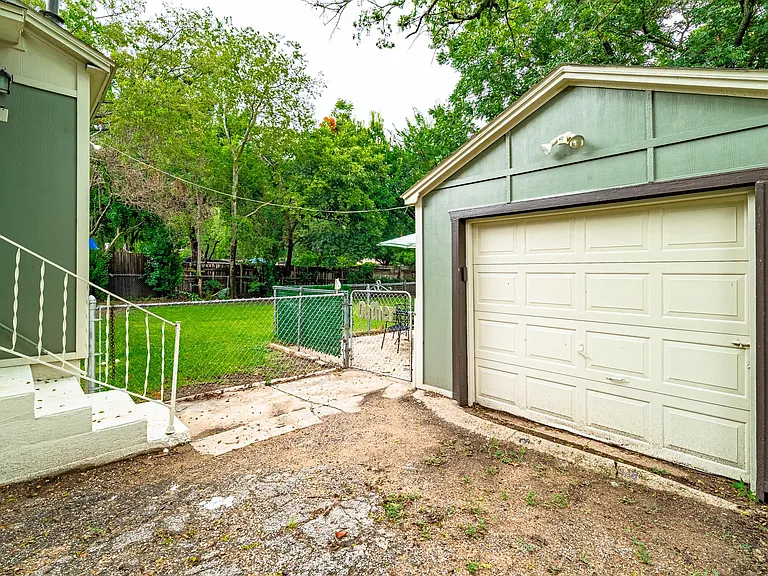 1201 W Alan Ave — Photo 15