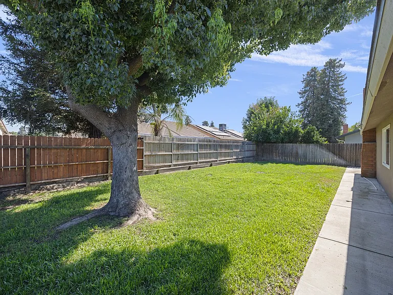 1684 E Walnut Ave — Photo 4