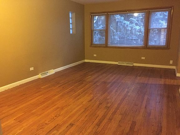 2nd image of 5240 W Cullom Ave #2