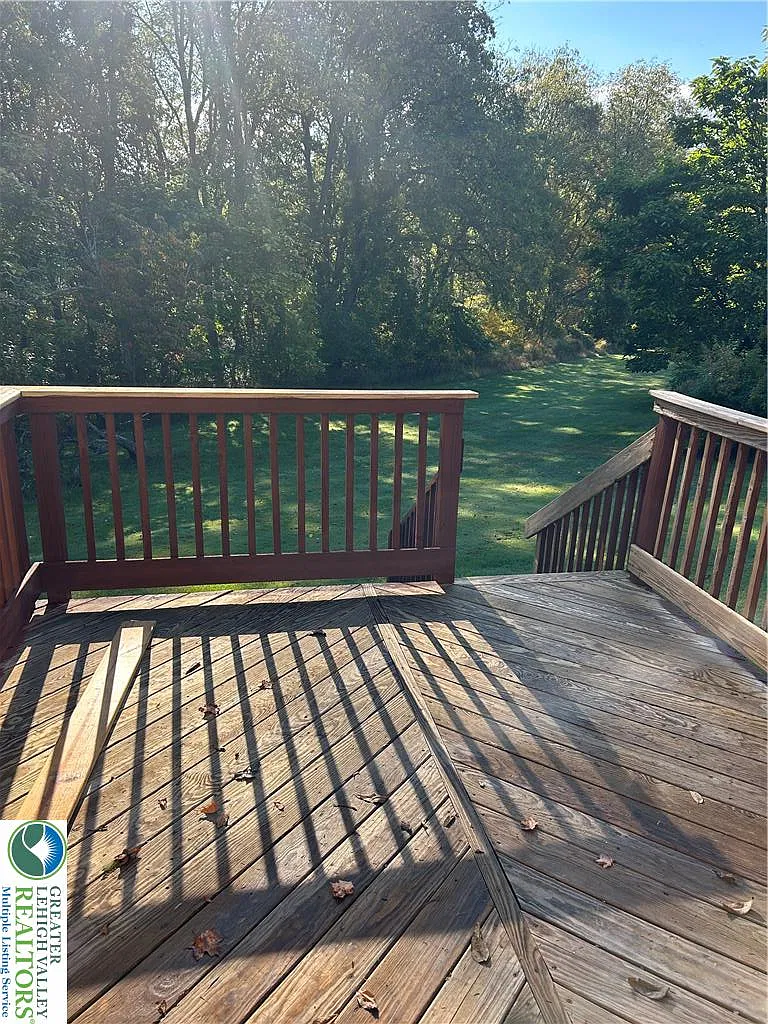 3 bed, 1.0 bath, 1056 sqft, $2,200 — Photo 3
