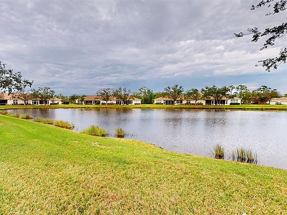 2nd image of 2423 Magnolia Cir