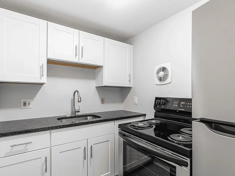 Cliffside Apartments — Photo 5