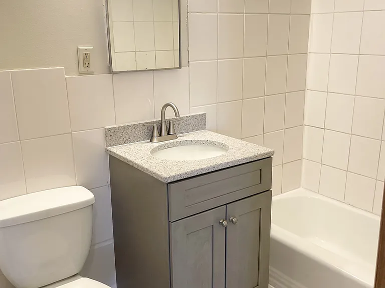 Med Park Apartments — Photo 8