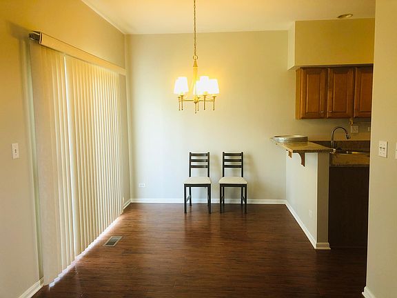 2nd image of 1043 Parkhill Cir #1043