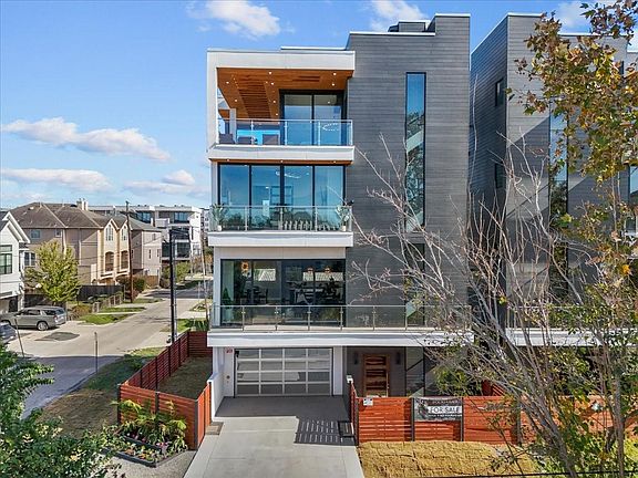 2nd image of 516 Reinerman St