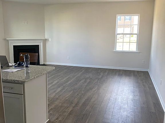 4th image of 104 Neill Estate Ln