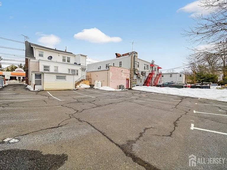 1167 Green St #B — Photo 9