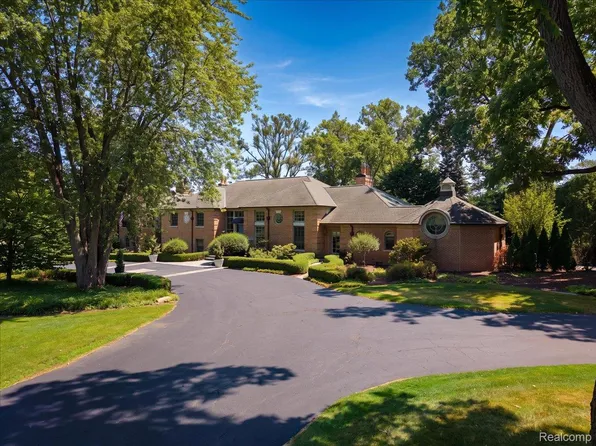 7115 Old Mill Rd, Bloomfield Hills, MI 48301
