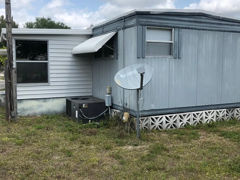 2293 Zoysia Ln