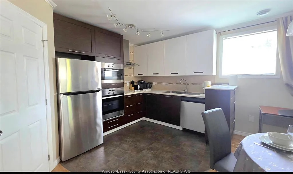 2 bed, 1.5 bath, $2,200 — Photo 4