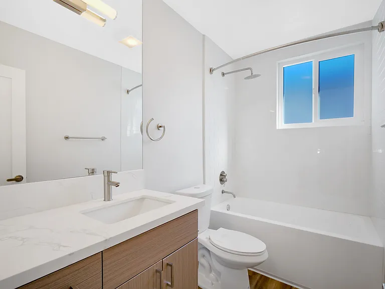 3650 Newton — Photo 25