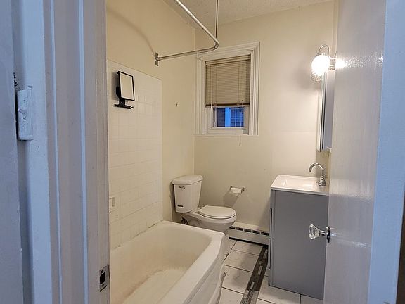 5th image of 712 N Franklin St APT 2