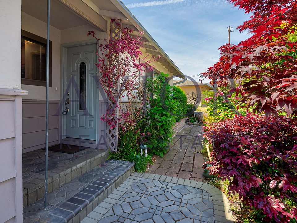 7916 August Lane | Cupertino