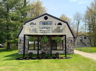 2878 Lakeshore Dr, Gladwin, MI 48624