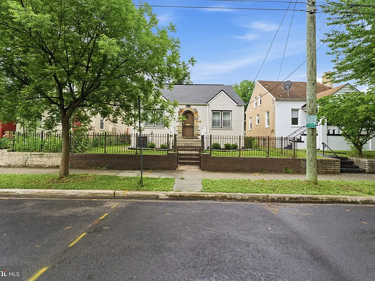517 Lebaum St SE — Photo 63