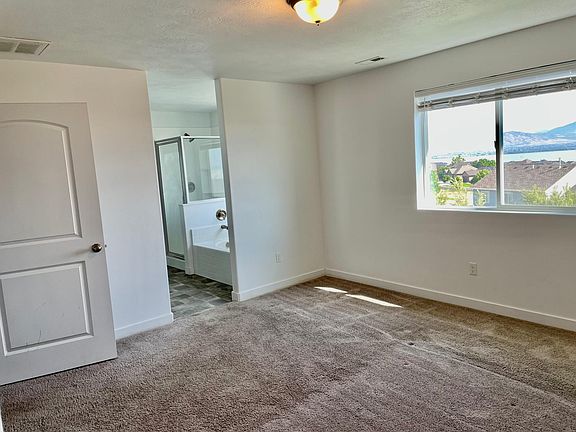 5th image of 2953 S Willow Creek Dr